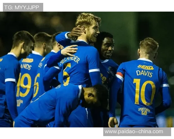 友谊赛精彩回顾：多特蒙德大胜那不勒斯红牌事件引发全场热议