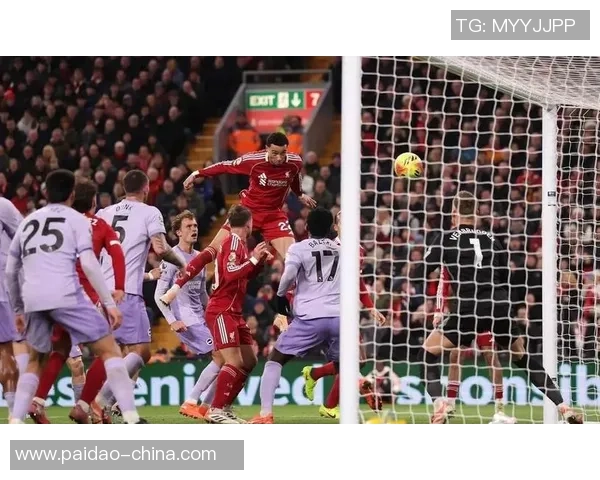 足总杯激战那不勒斯与利物浦战平红牌事件引发全场热议与转会猜测