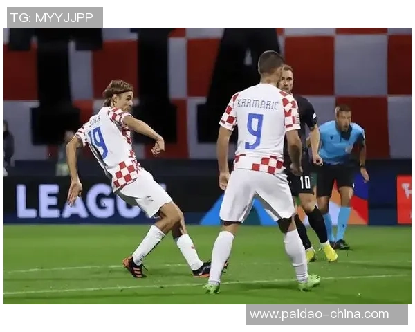 友谊赛冷门:里昂与那不勒斯战成平局引发全场热议 友谊赛冷门:里昂与那不勒斯战成平局引发全场热议