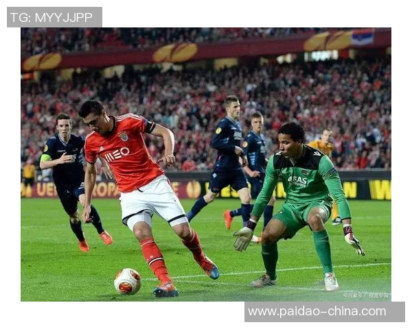 英超激战:AC米兰与本菲卡互交白卷全场气氛紧张刺激 英超激战:AC米兰与本菲卡互交白卷全场气氛紧张刺激